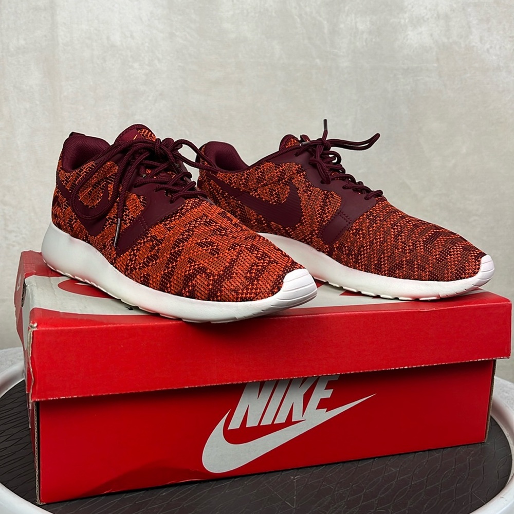 Nike Women's Orange and Burgundy Sneakers